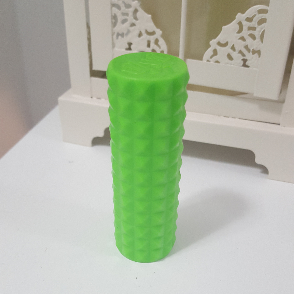 USED Kat von D Studden Kiss Lipstick in Divine